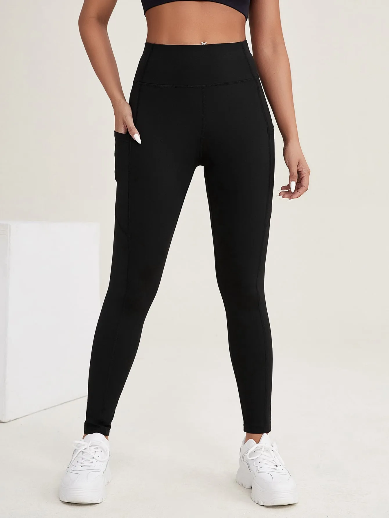 Black Breathable Softness High Stretch Sports Leggings With Phone Pocket