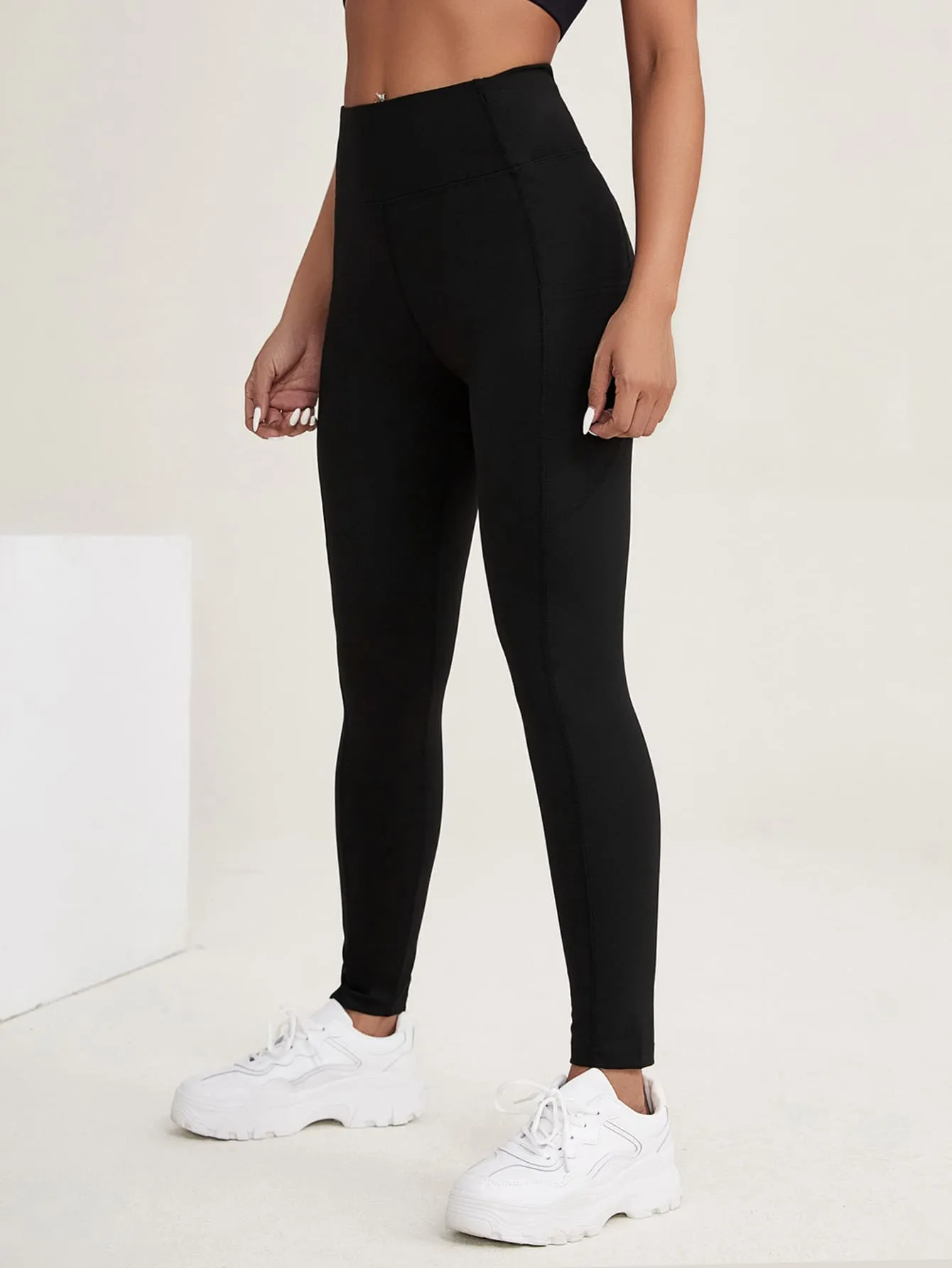 Black Breathable Softness High Stretch Sports Leggings With Phone Pocket