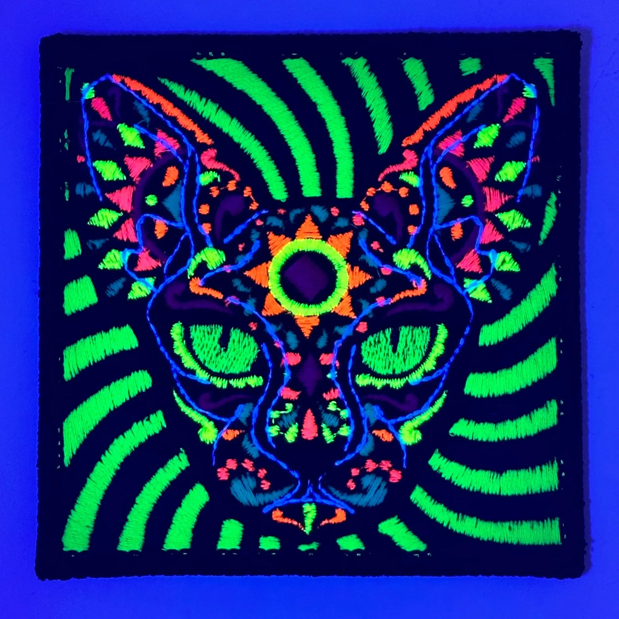 Blacklight Cat Velvet Patch - Amp Up Your Wardrobe with an Trippy, Eye-Catching Fluorescent Thread Magic