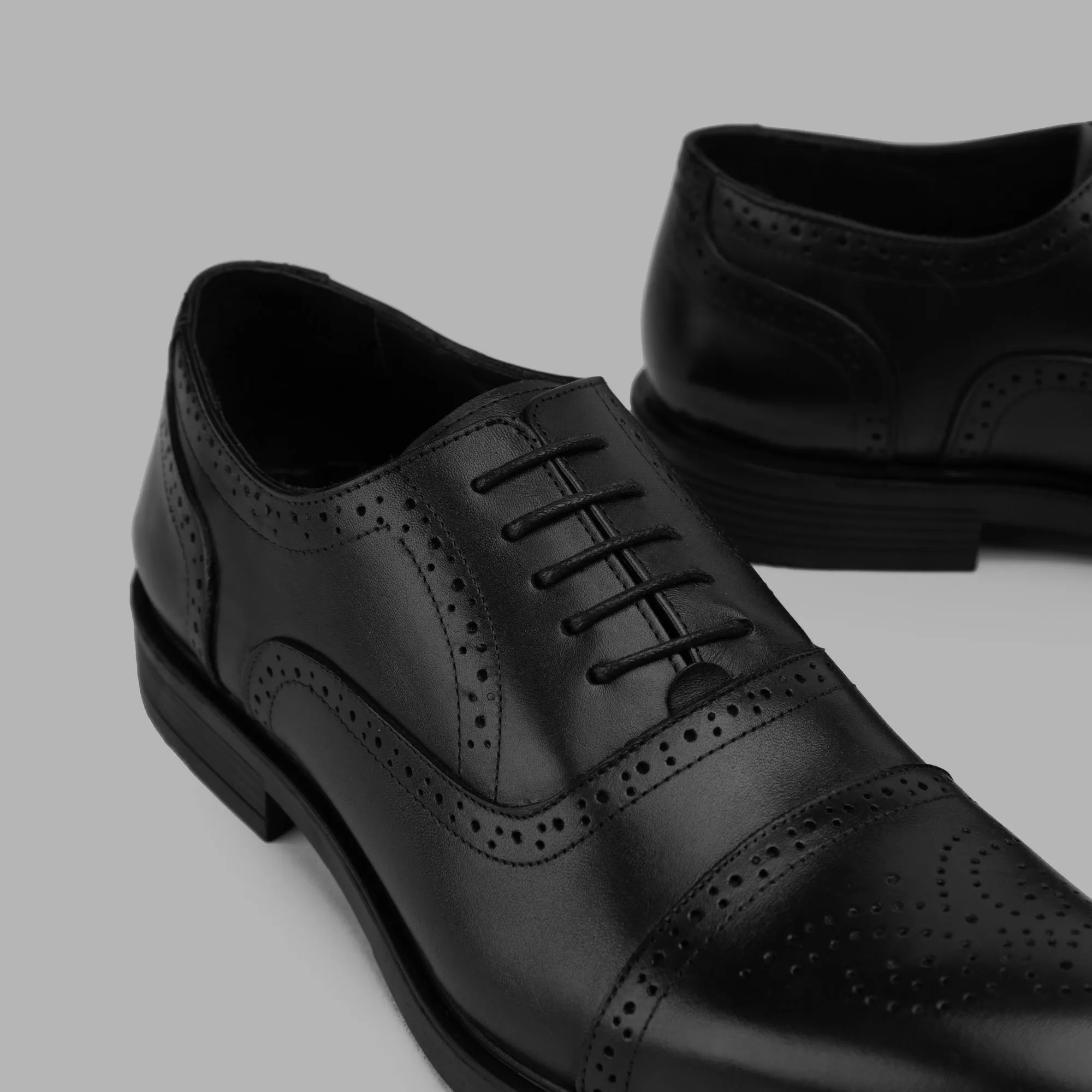 Brio Oxford Semi Brogue - Black