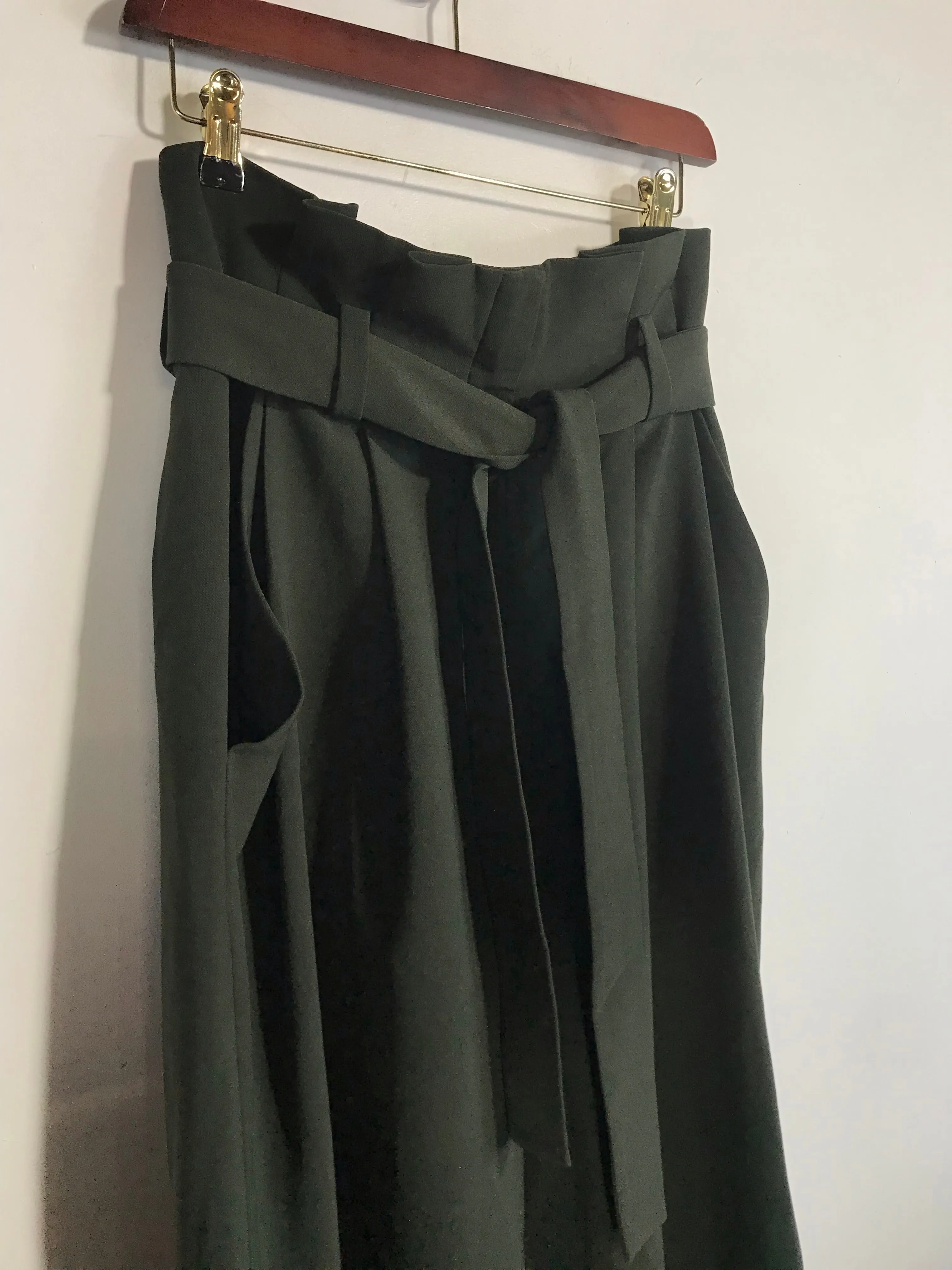 Cos Women's High Waist Paper Bag Waist Culottes Trousers | EU36 UK8 | Green