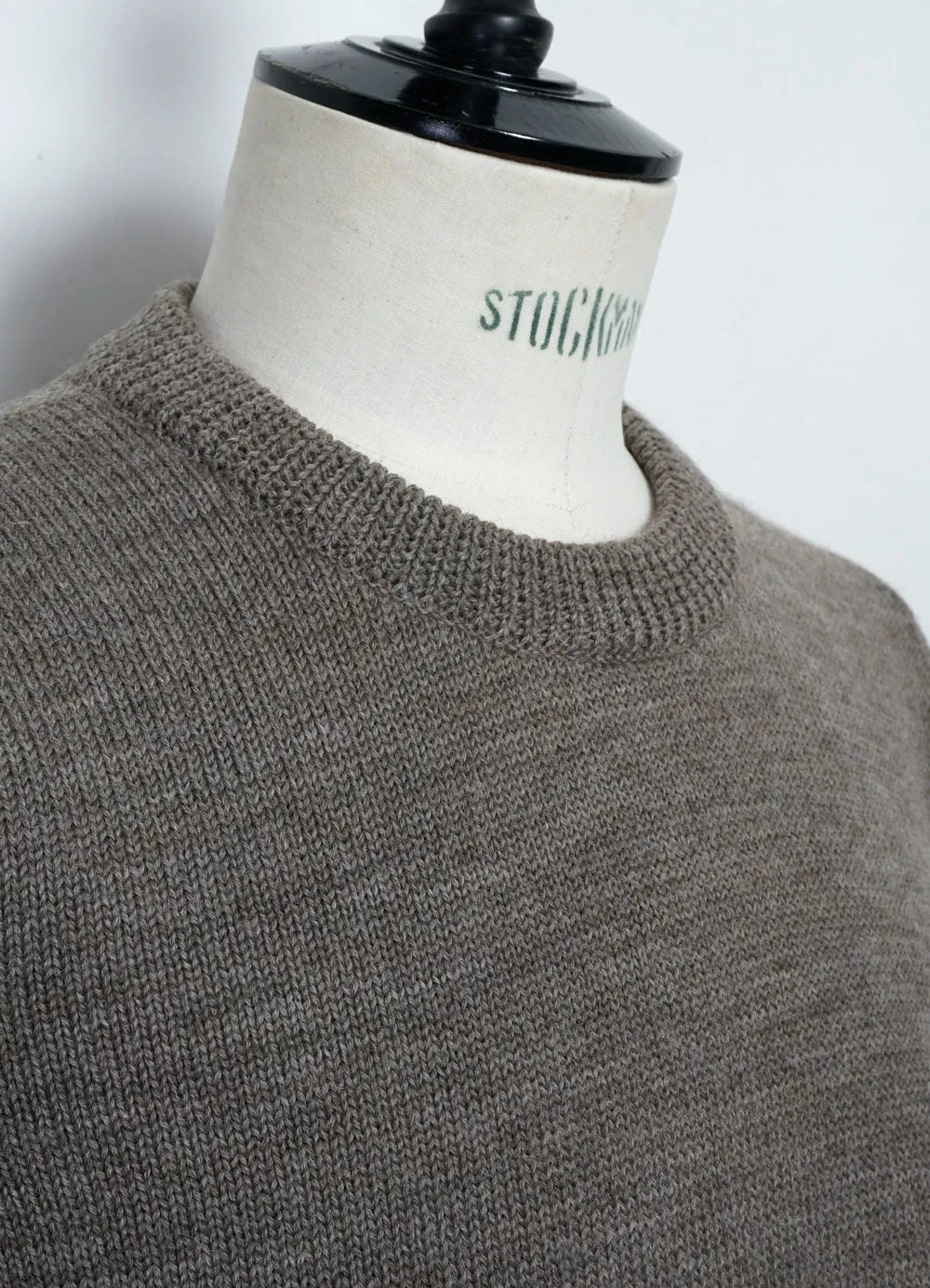 ESKE 28-05-9 | Knitted Crew Neck Sweater | Natural