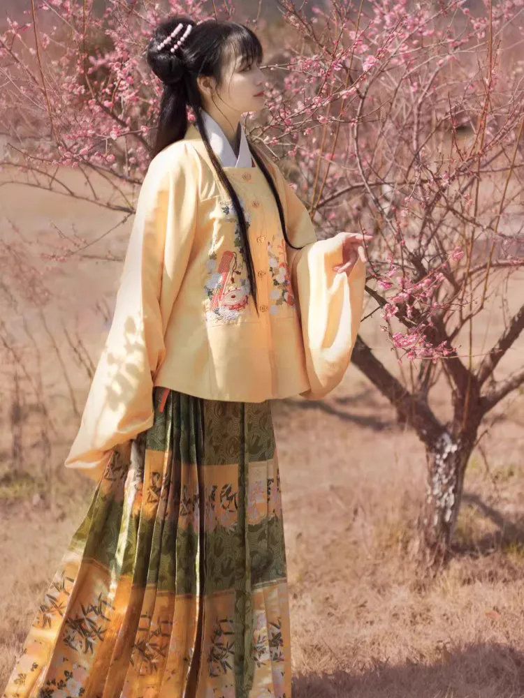 Qian Qian 谦谦 Golden Bamboo & Plum Blossom Mamian Skirt